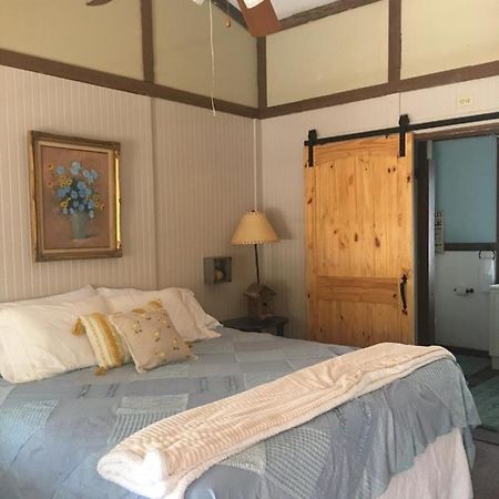 Acorn Hideaways Canton Sweet Tweet Guesthouse King Bed 외부 사진
