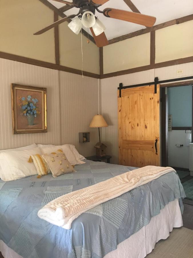 Acorn Hideaways Canton Sweet Tweet Guesthouse King Bed 외부 사진